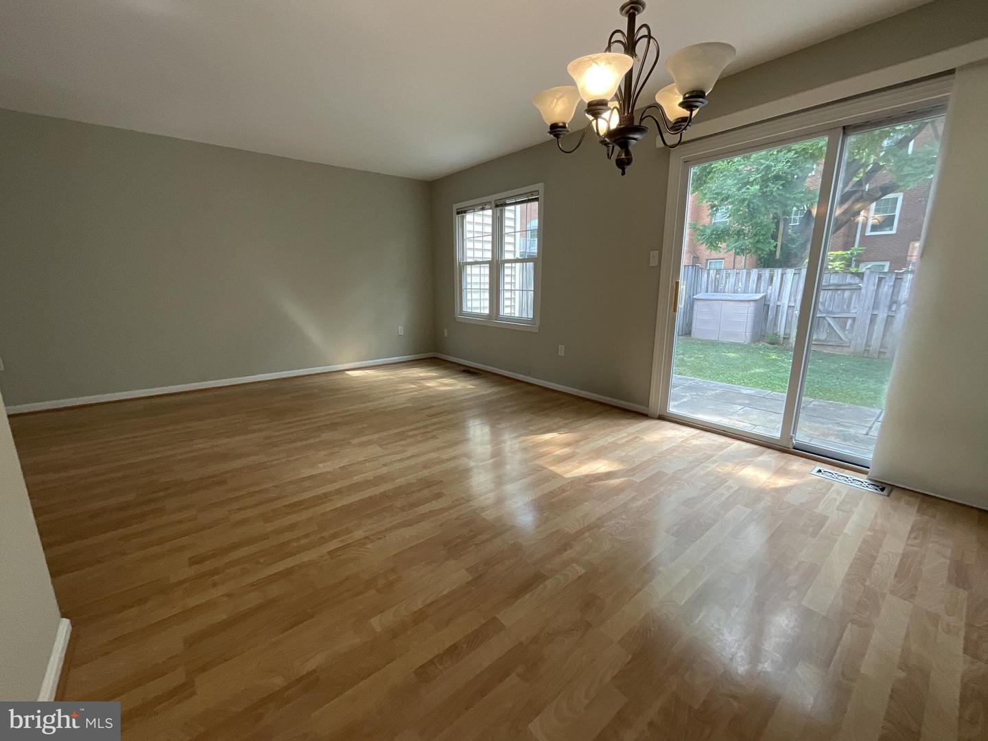 2933 CASHEL LN
