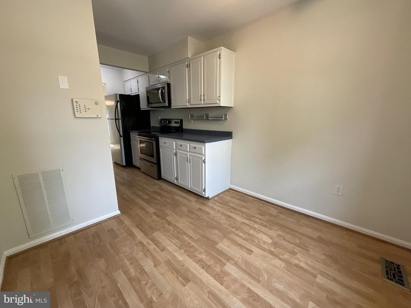 2933 CASHEL LN