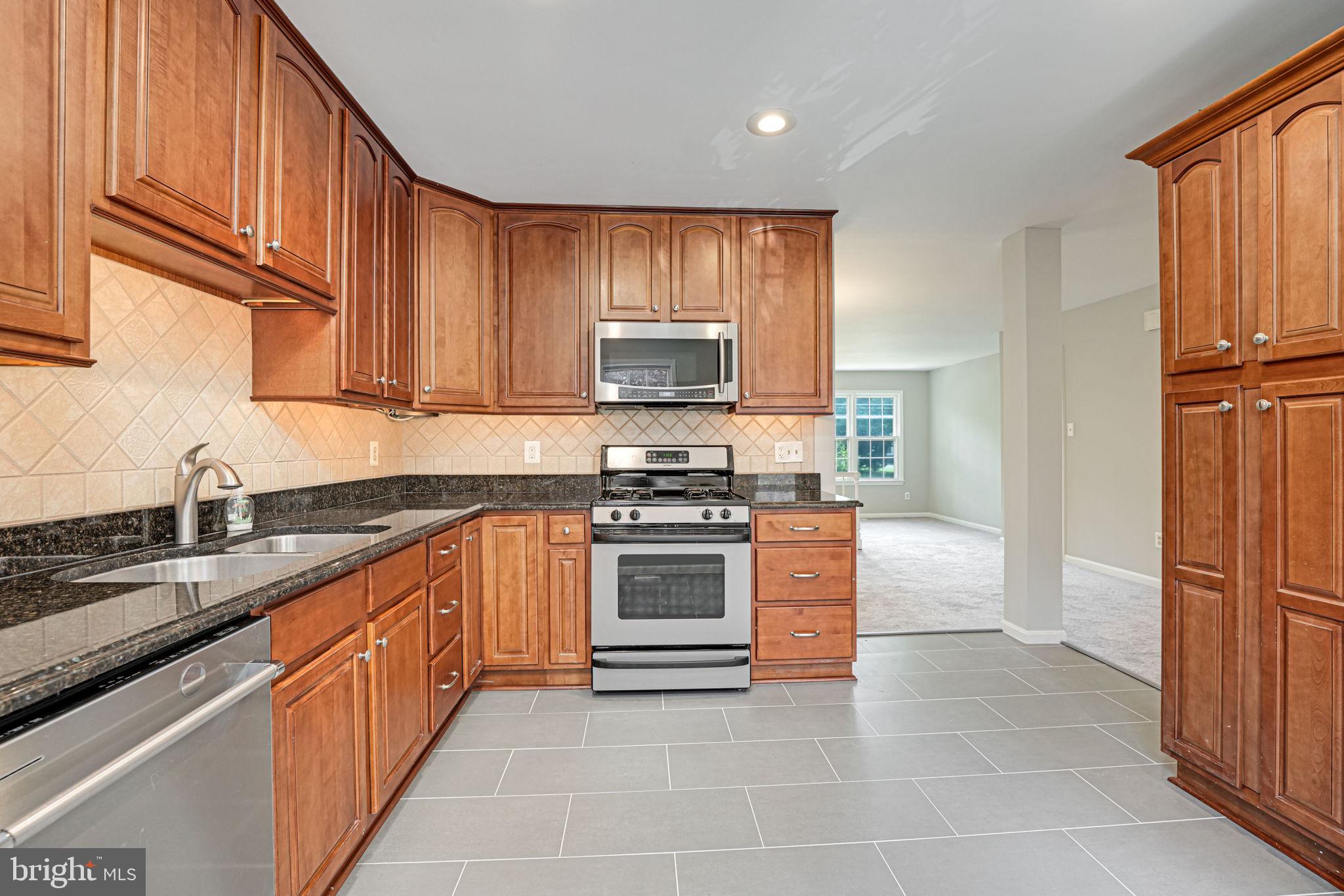 3106 BRADFORD WOOD COURT