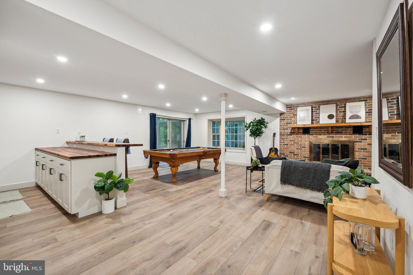 6404 Essex Ct
