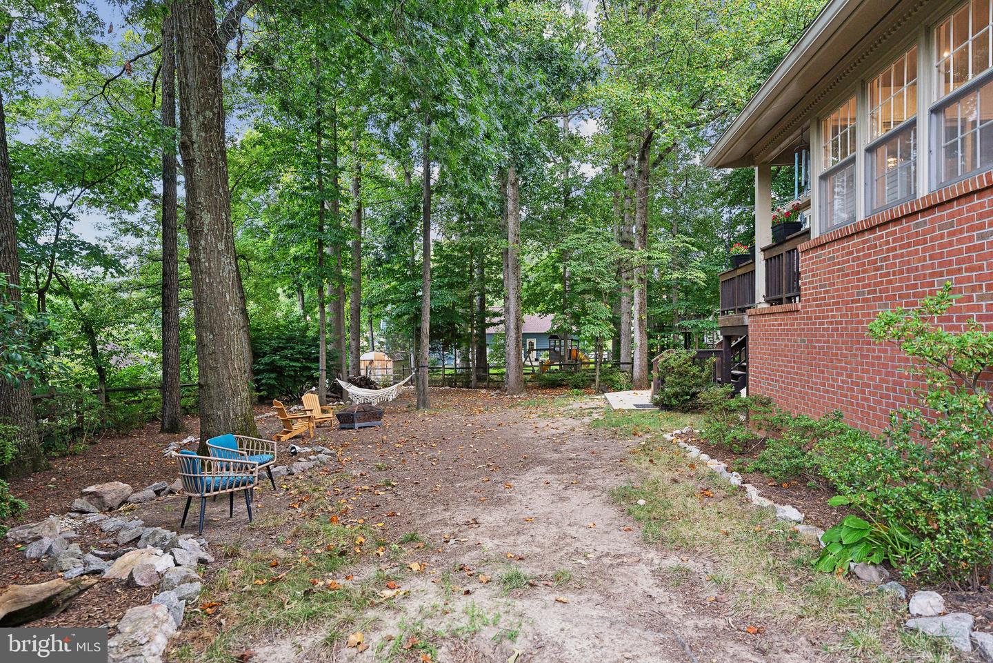 6404 Essex Ct