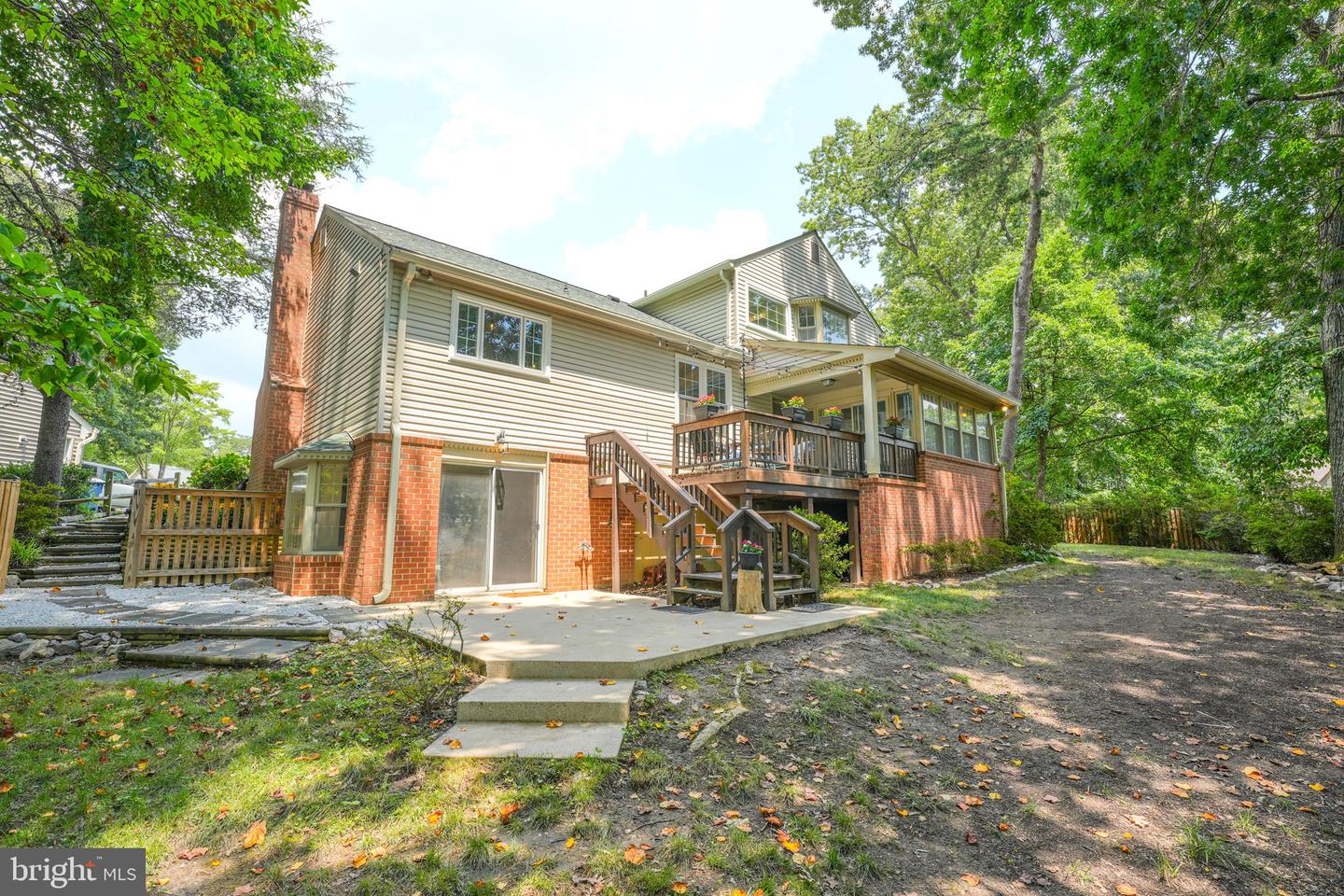 6404 Essex Ct