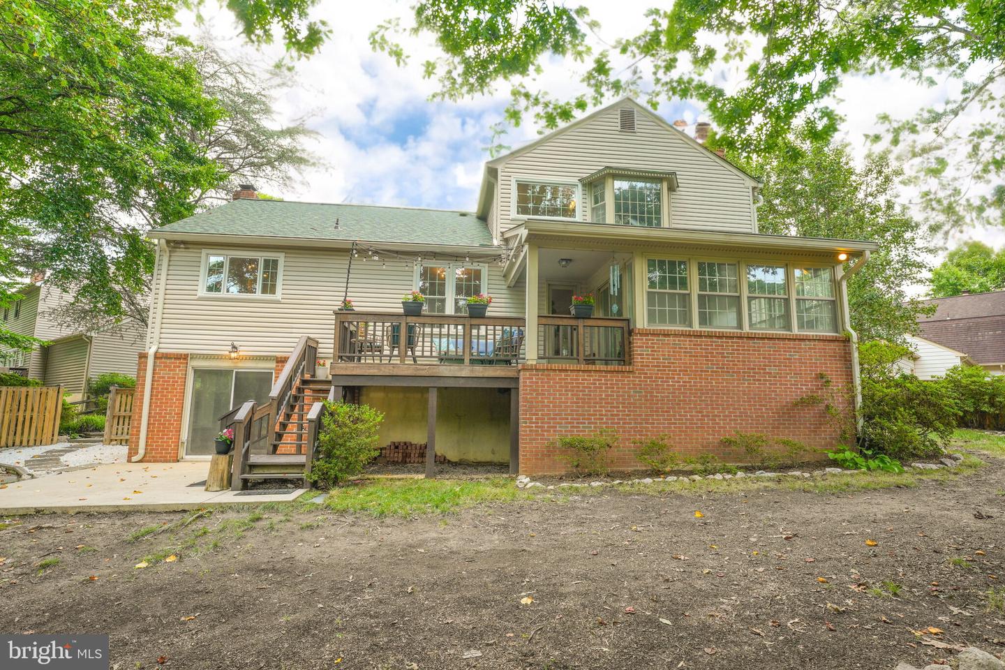 6404 Essex Ct