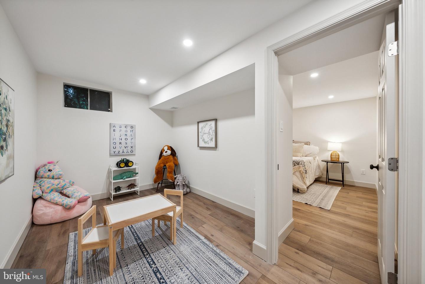 6404 Essex Ct