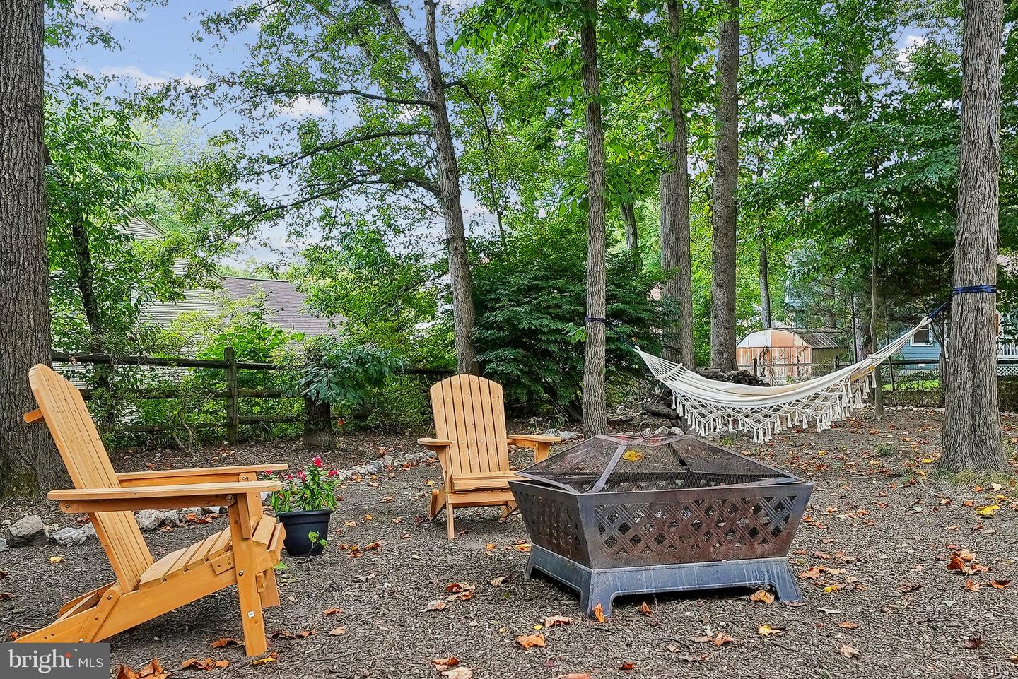 6404 Essex Ct