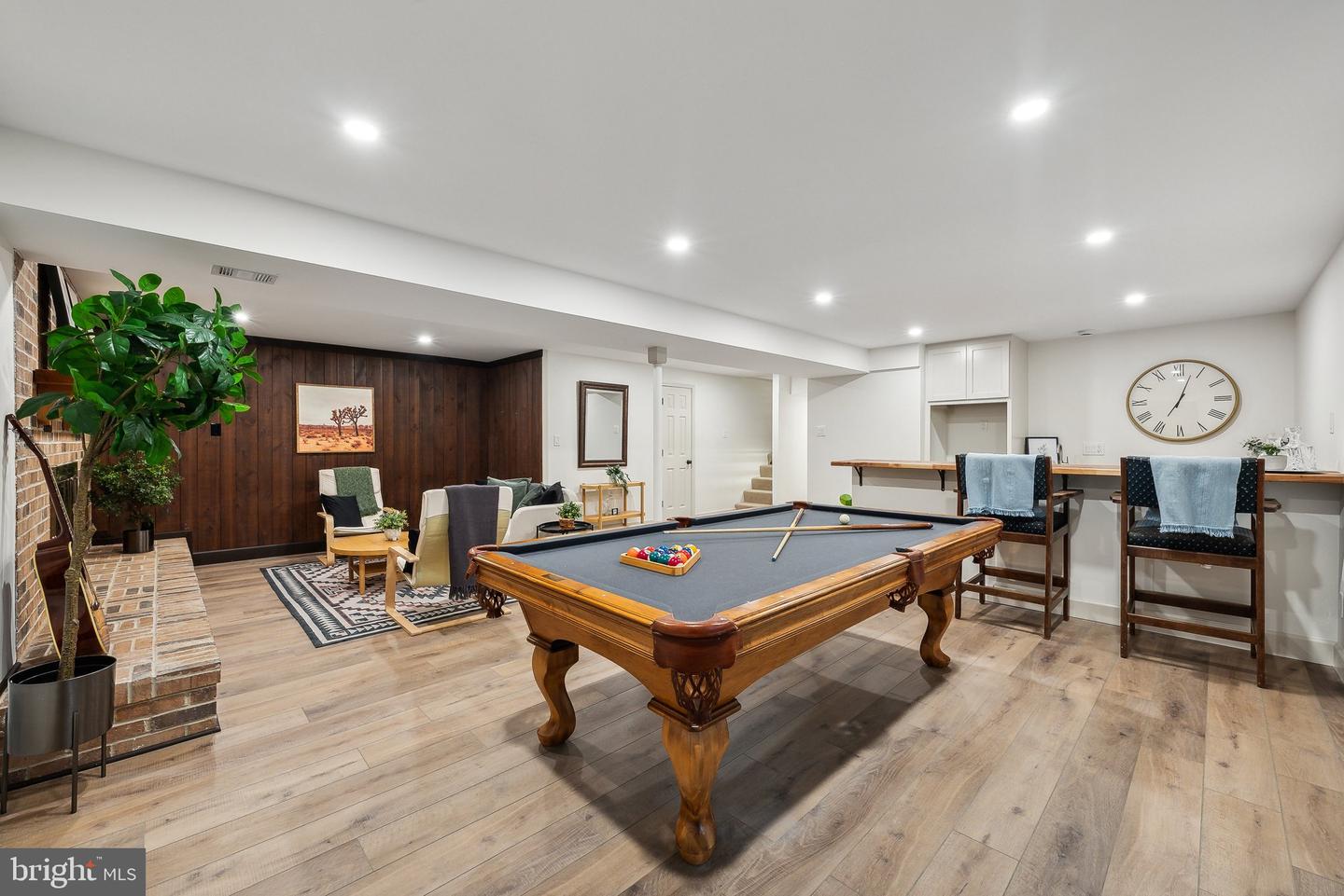 6404 Essex Ct