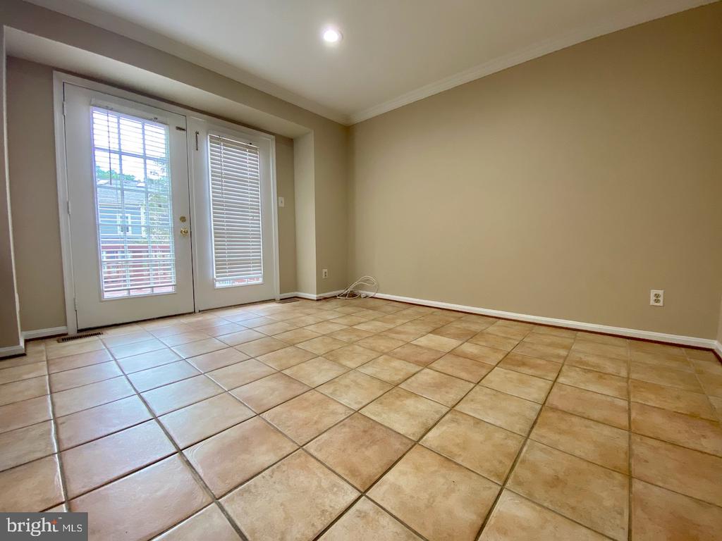 9682 WOODHENGE CT