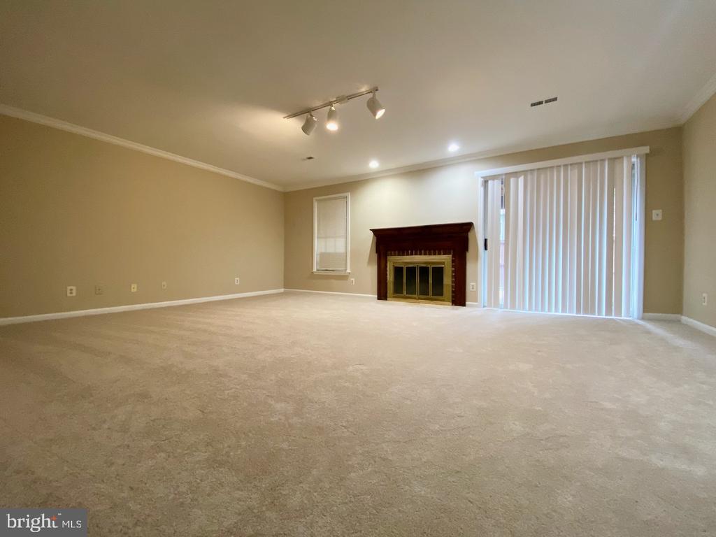 9682 WOODHENGE CT