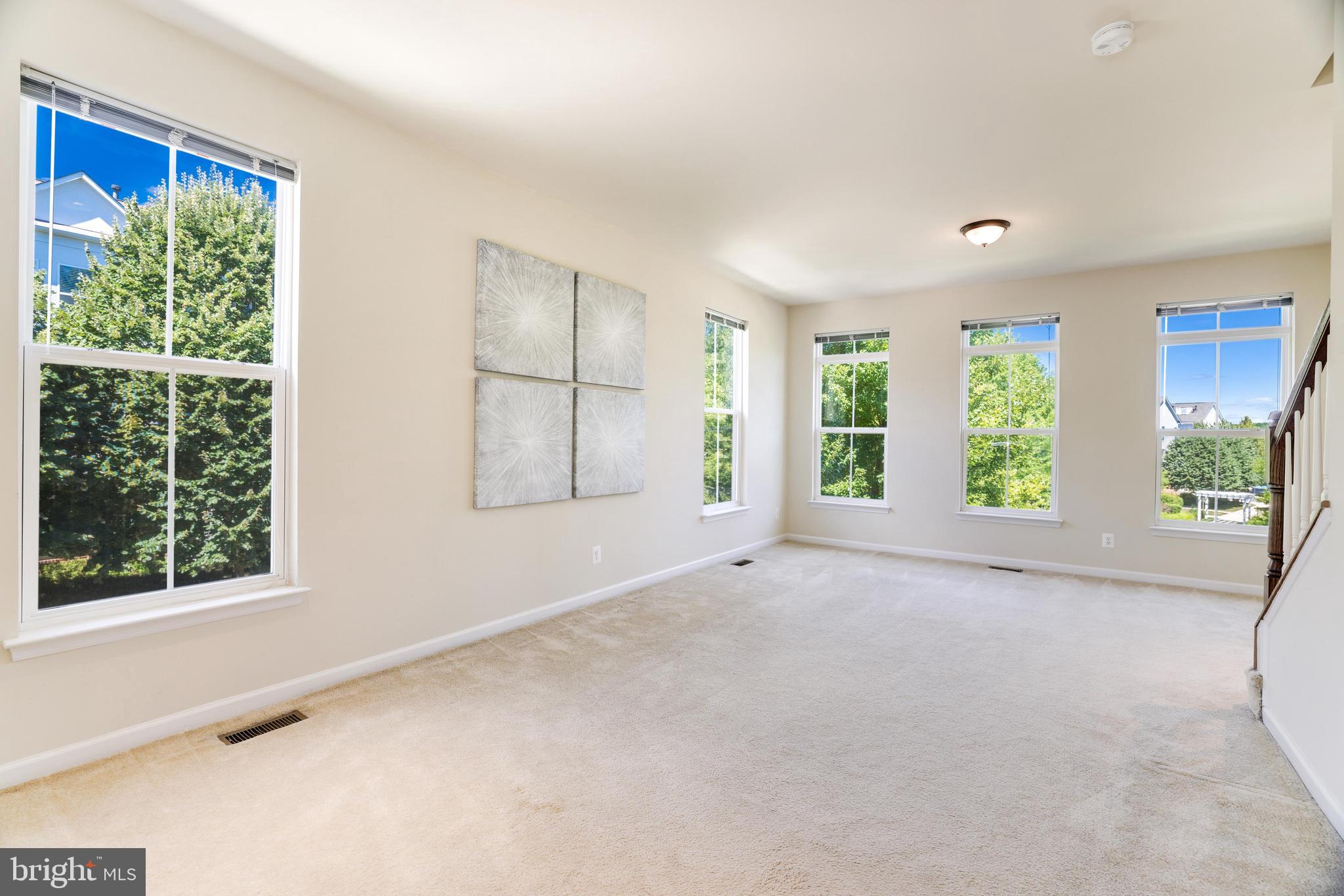 9481 Canonbury Sq