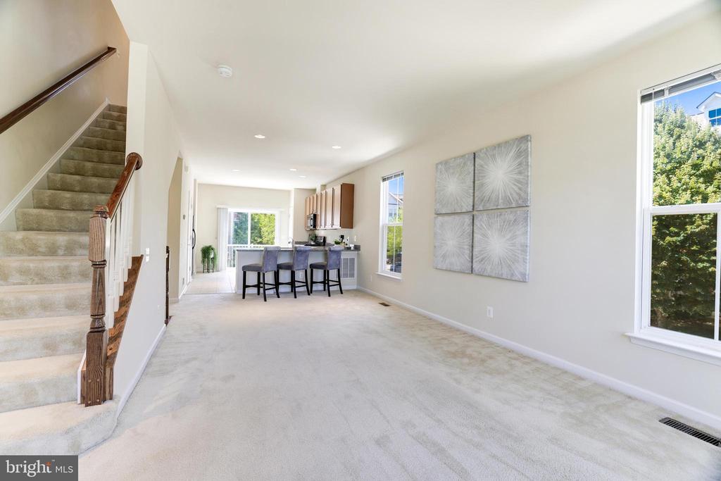 9481 Canonbury Sq