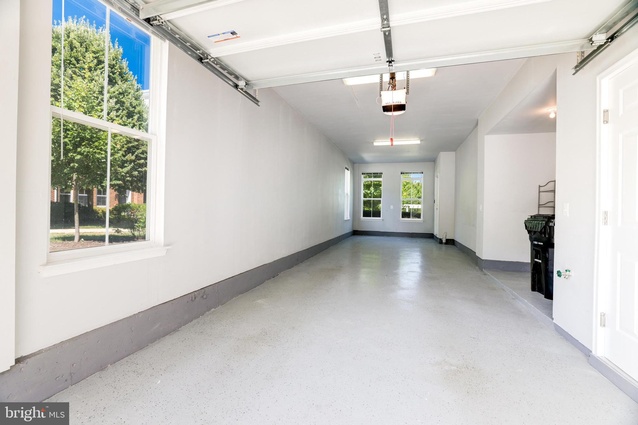 9481 Canonbury Sq