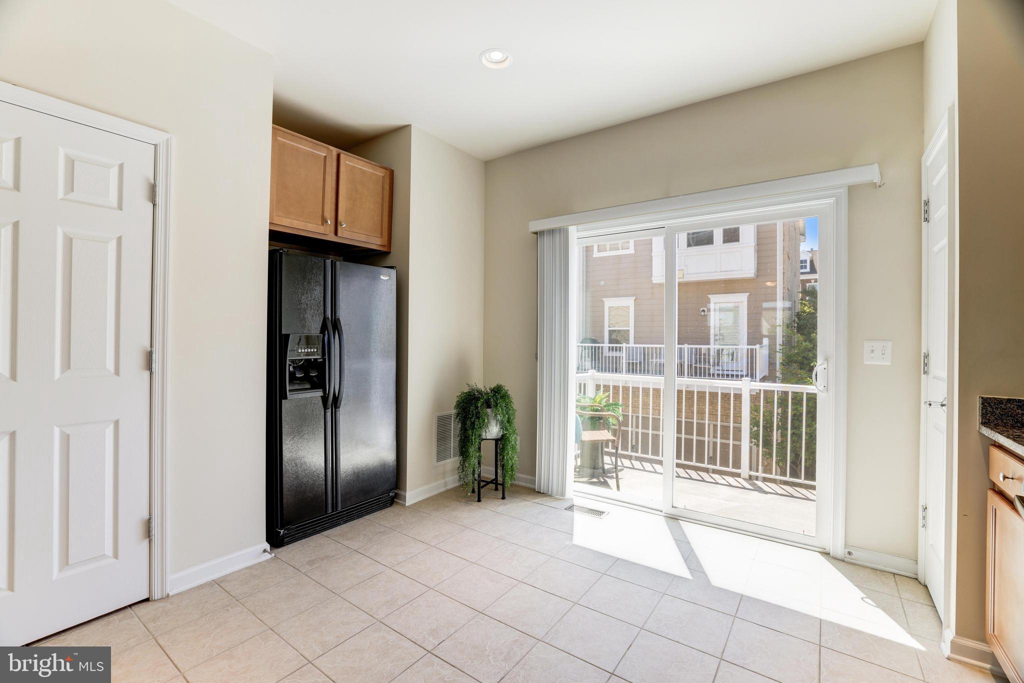 9481 Canonbury Sq