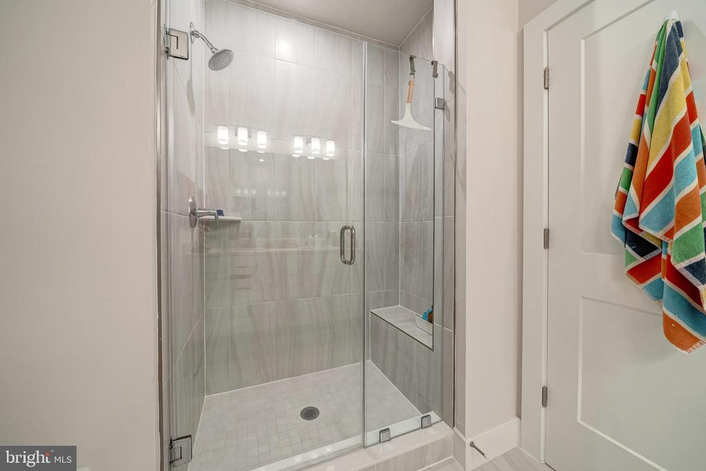 1704 BANDIT LOOP 20A