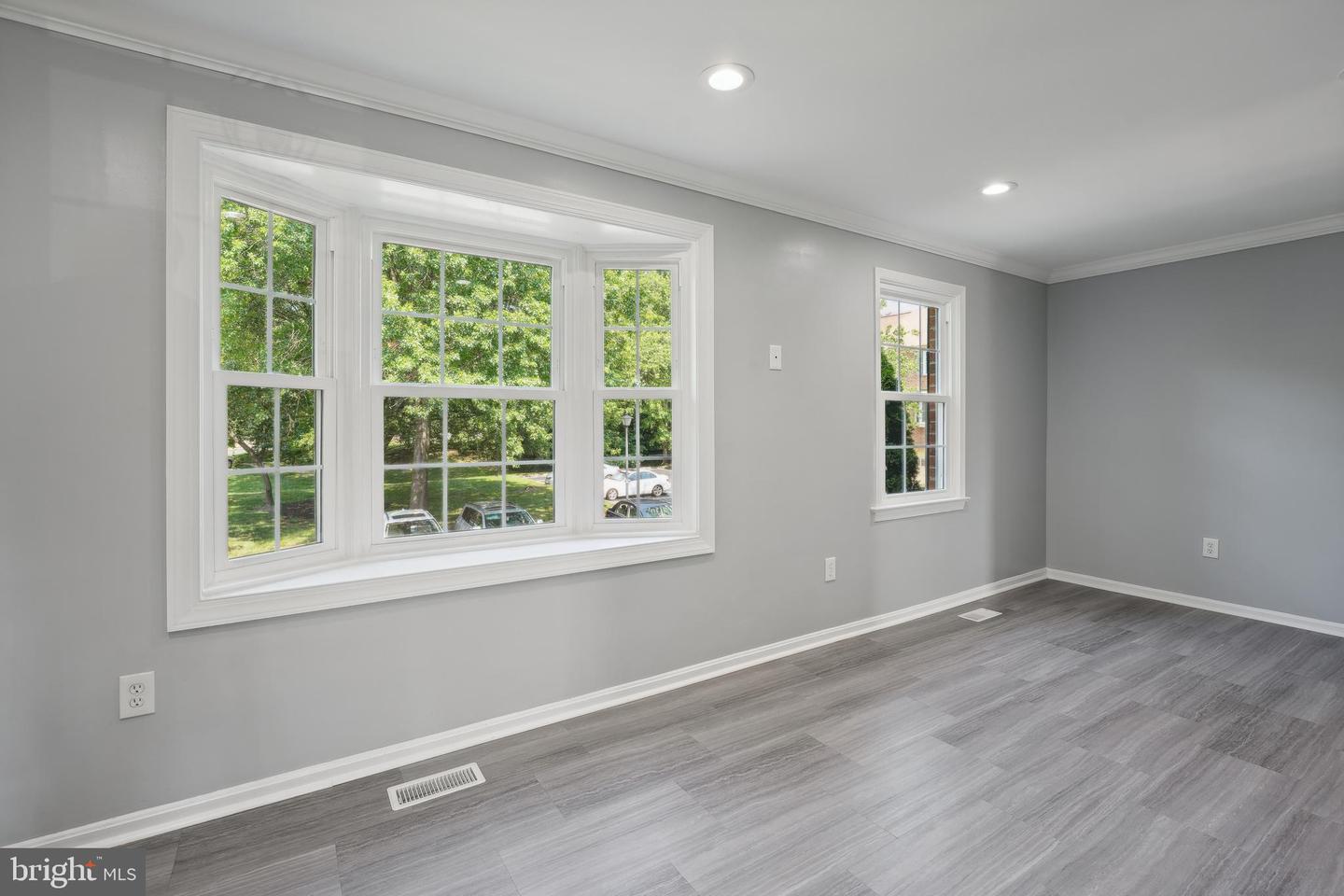 4735 IRVIN SQ