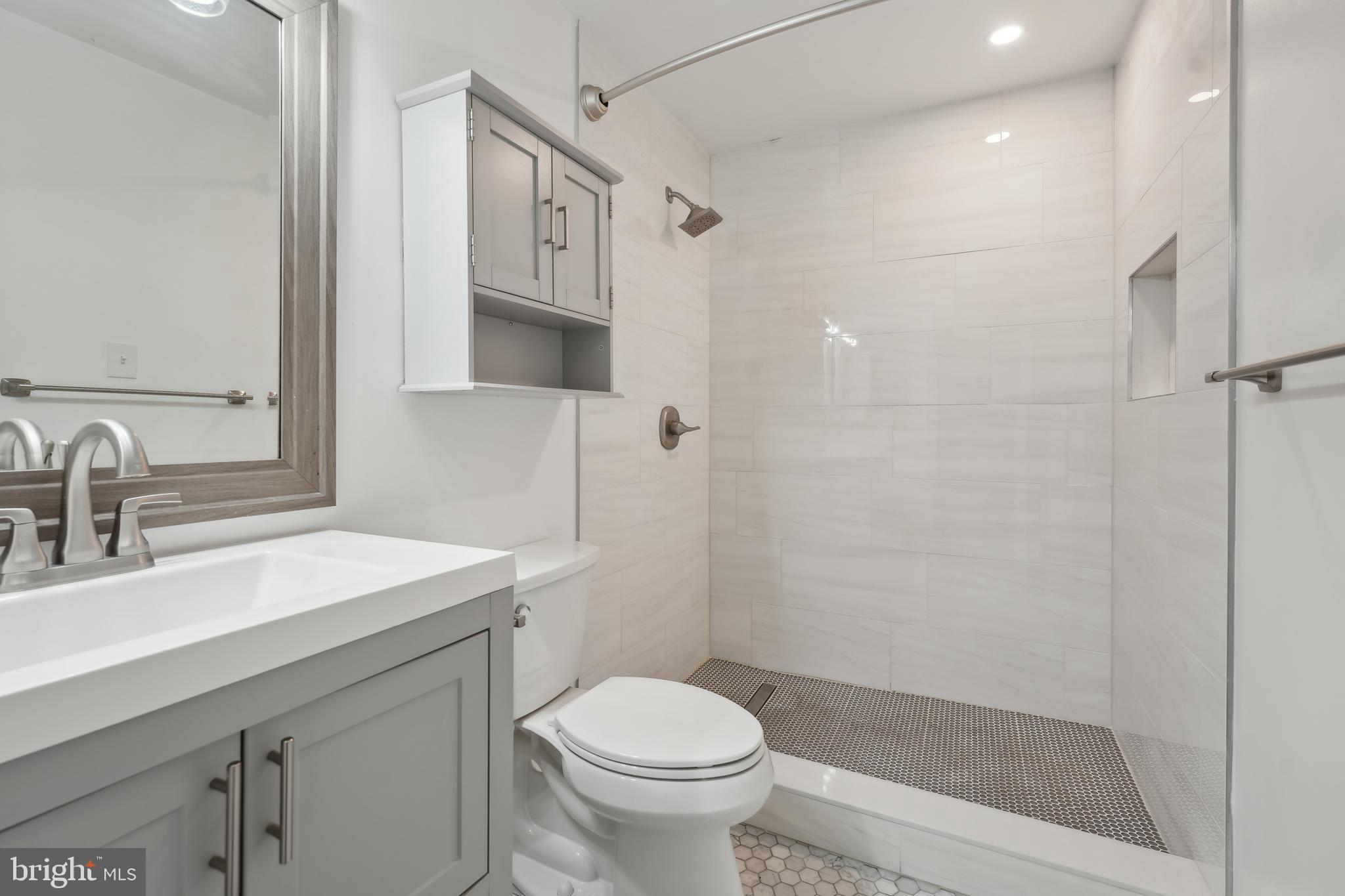 4735 IRVIN SQ