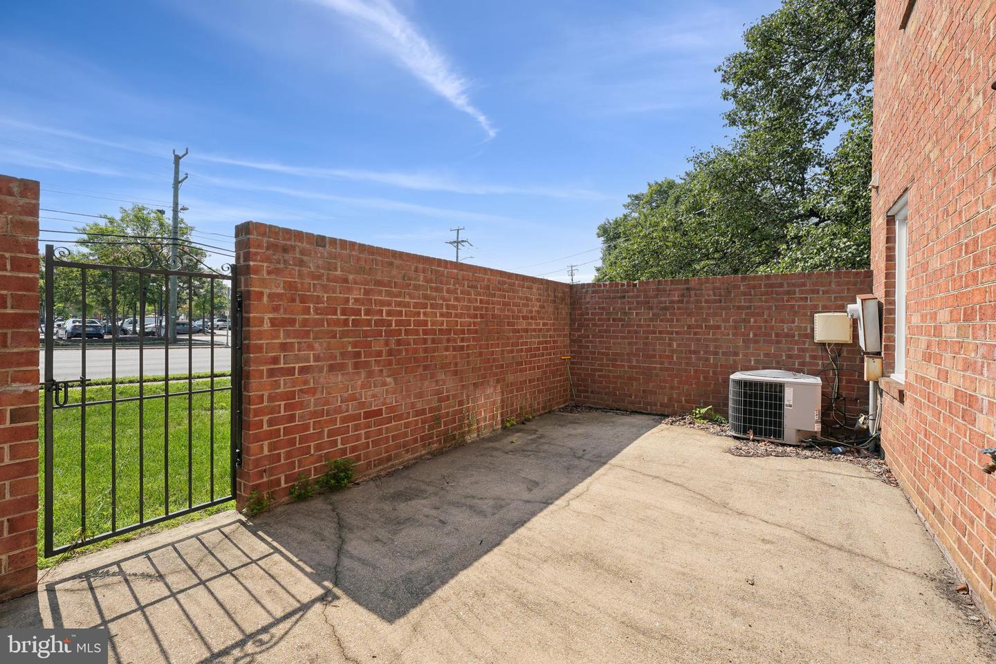 4735 IRVIN SQ