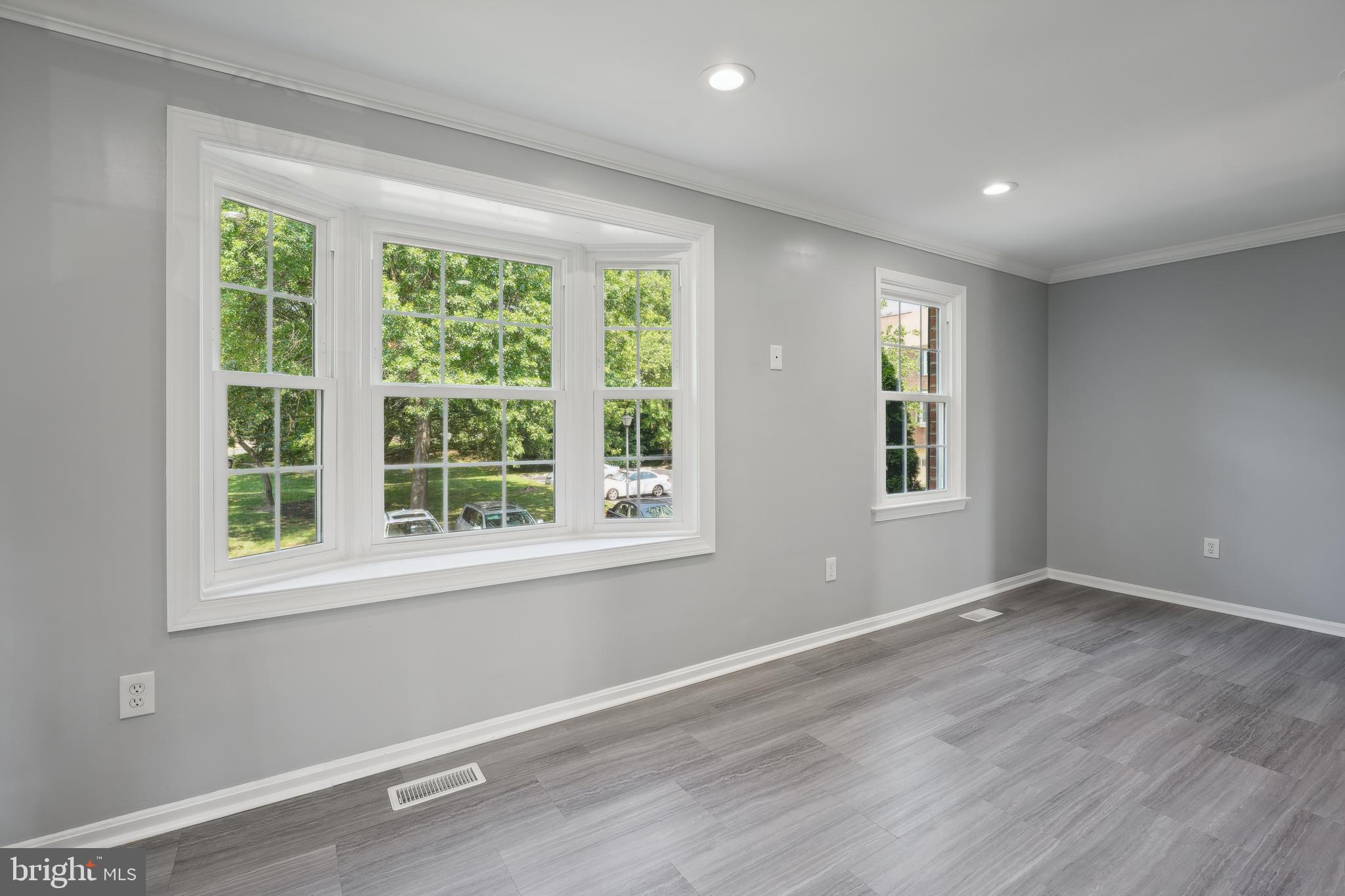 4735 IRVIN SQ