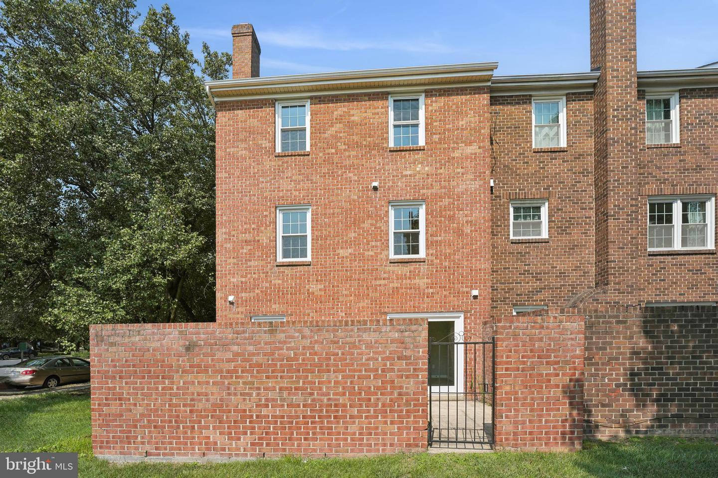 4735 IRVIN SQ