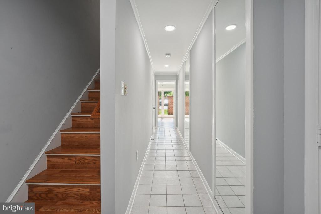 4735 IRVIN SQ