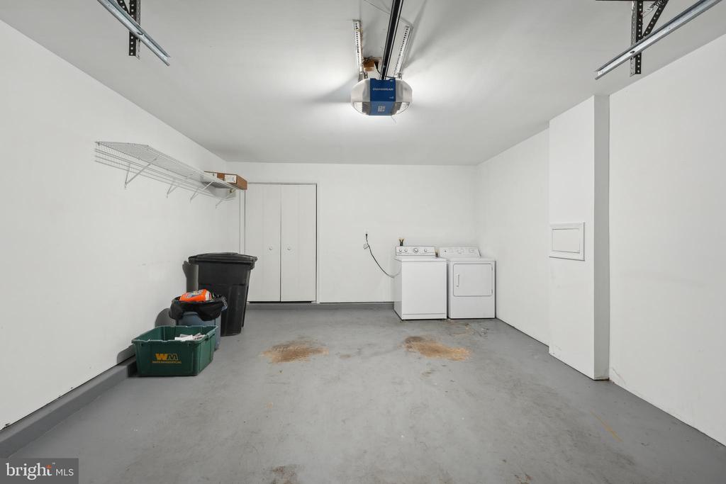 4735 IRVIN SQ