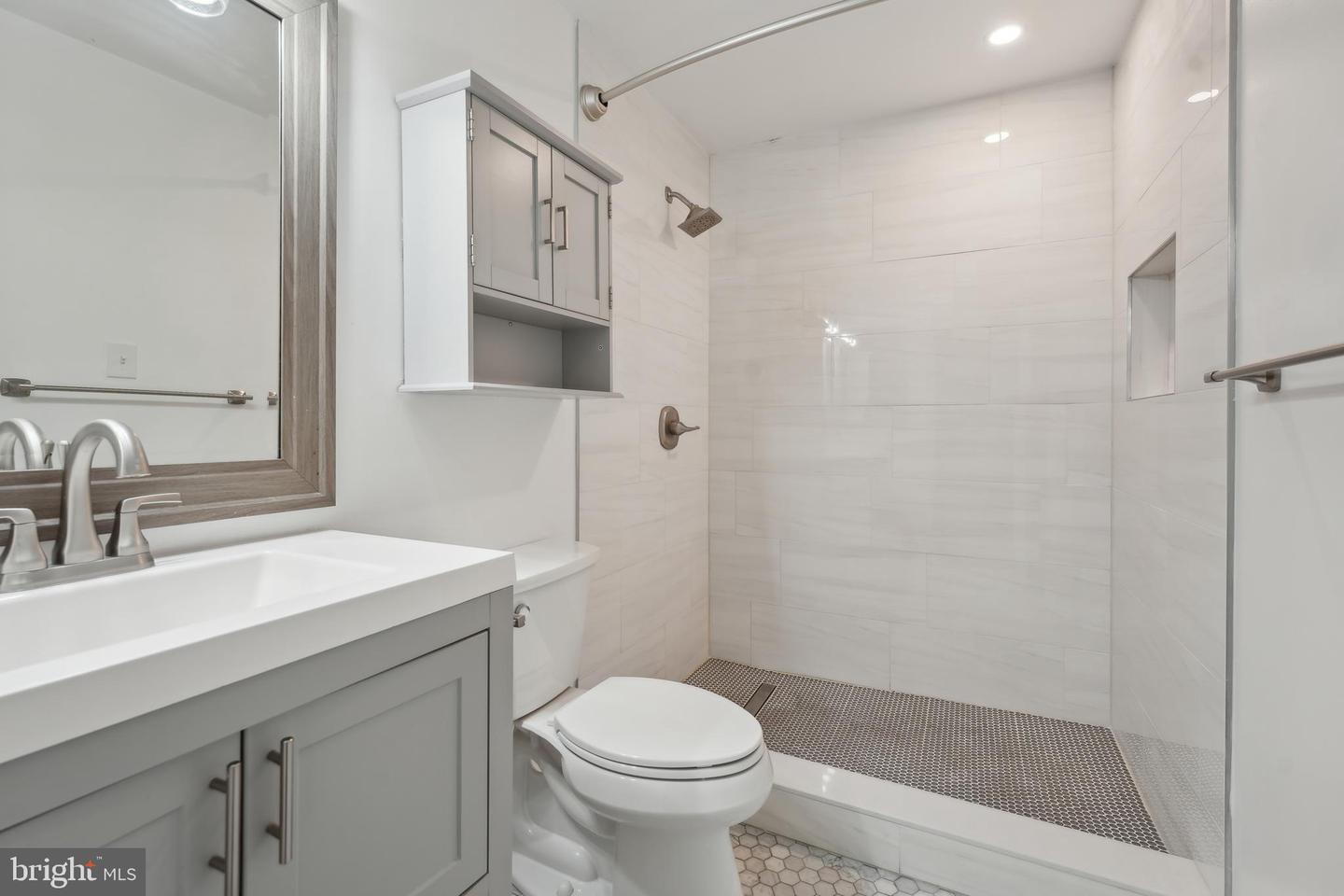 4735 IRVIN SQ