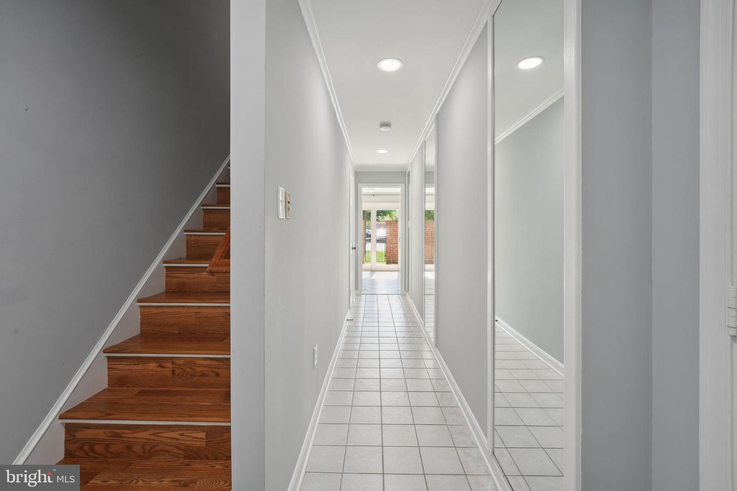 4735 IRVIN SQ