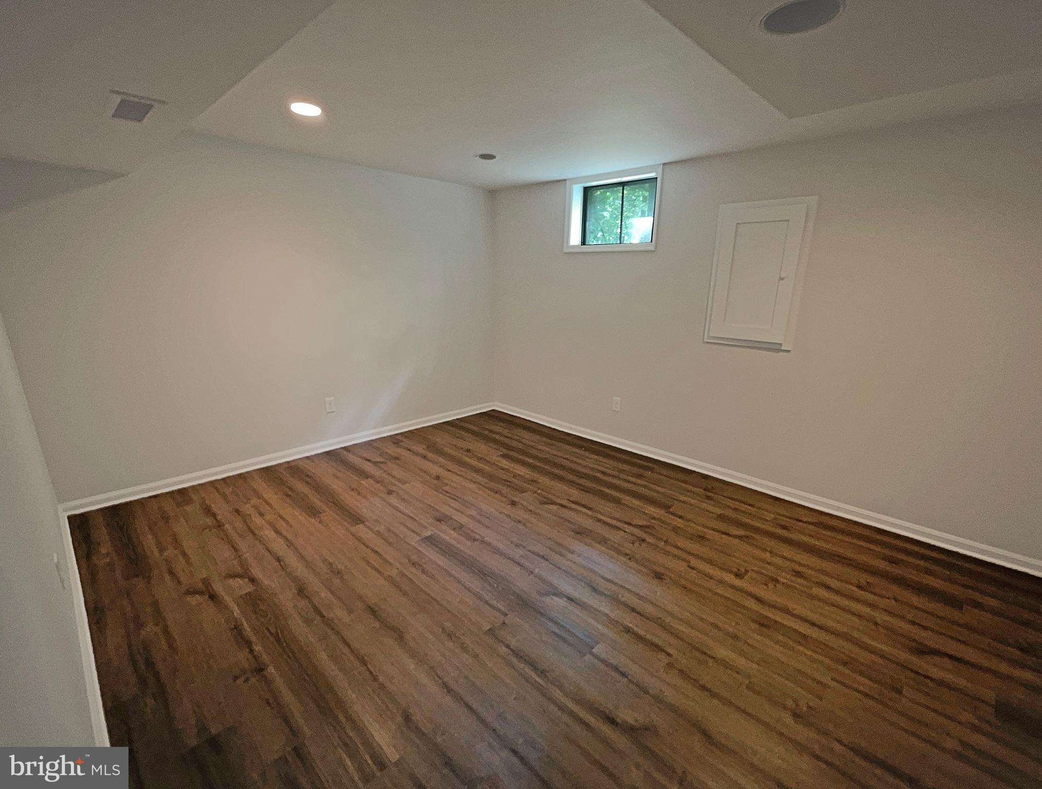 5932 New England Woods Dr