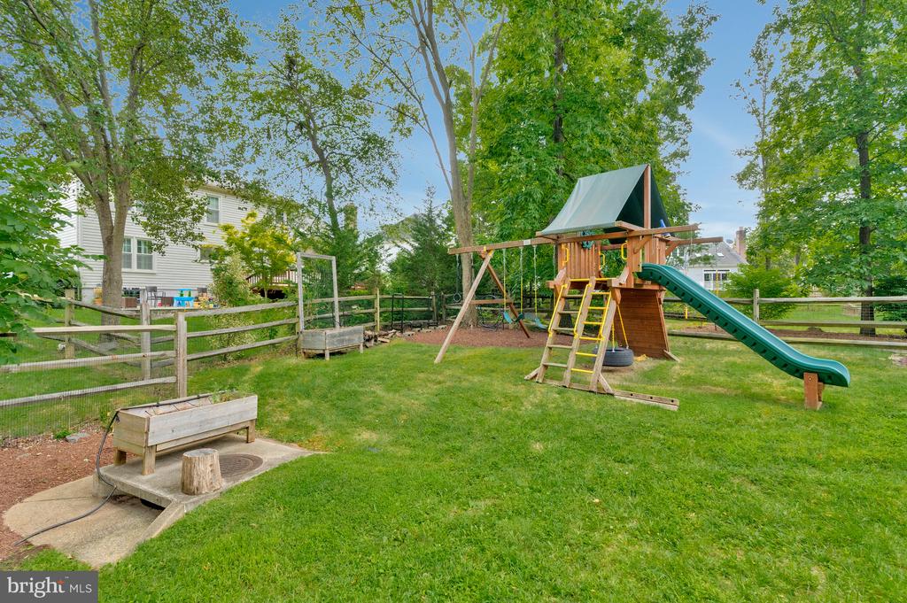 2605 Barnside Ct
