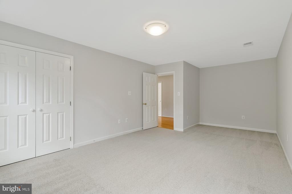 2605 Barnside Ct
