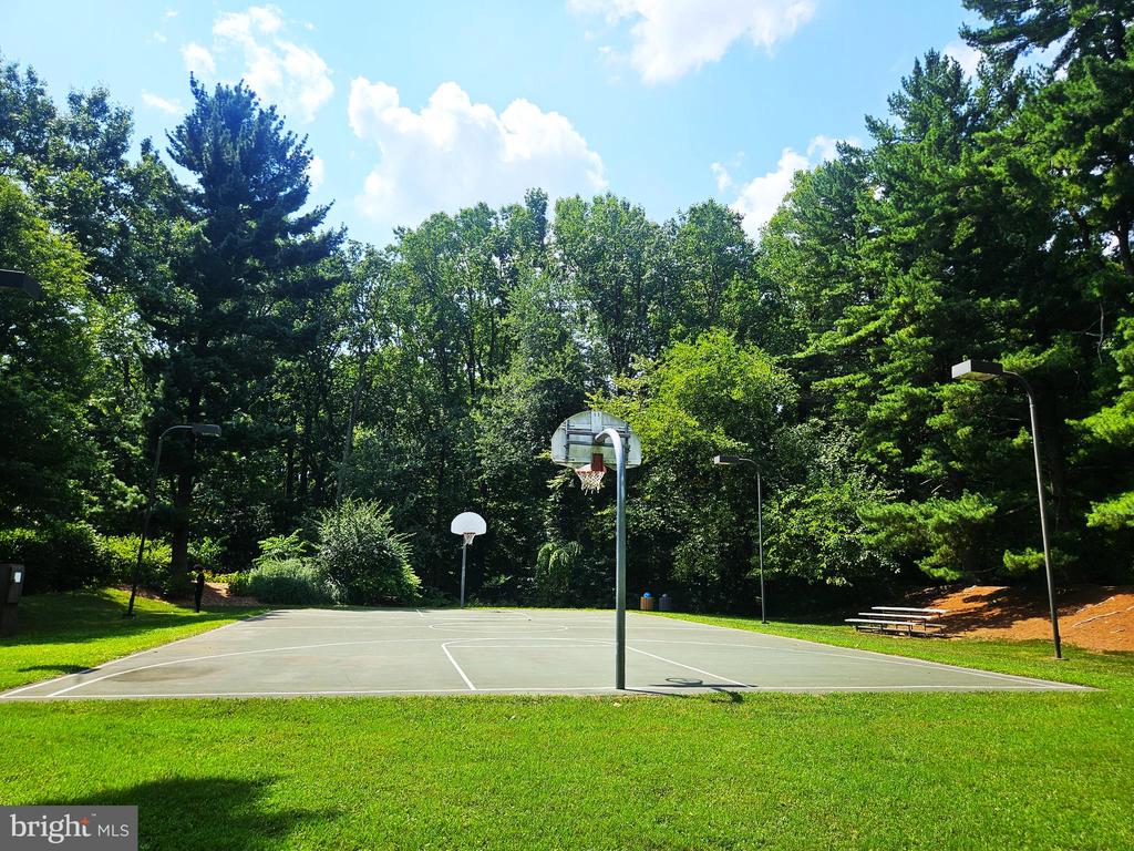 1703 WAINWRIGHT DRIVE