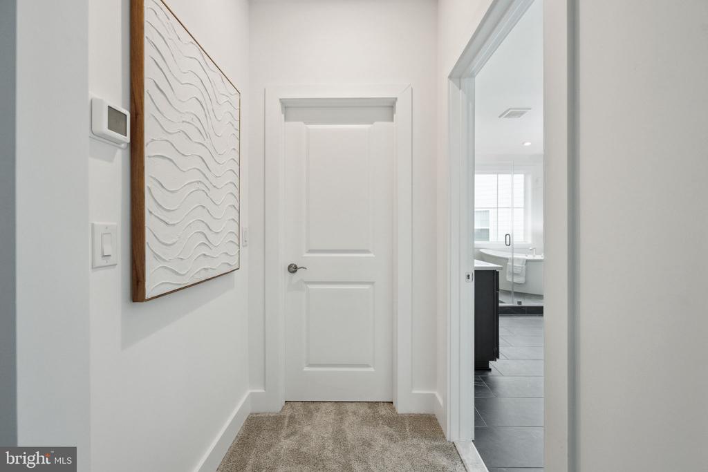 2709 FLORIS LANE