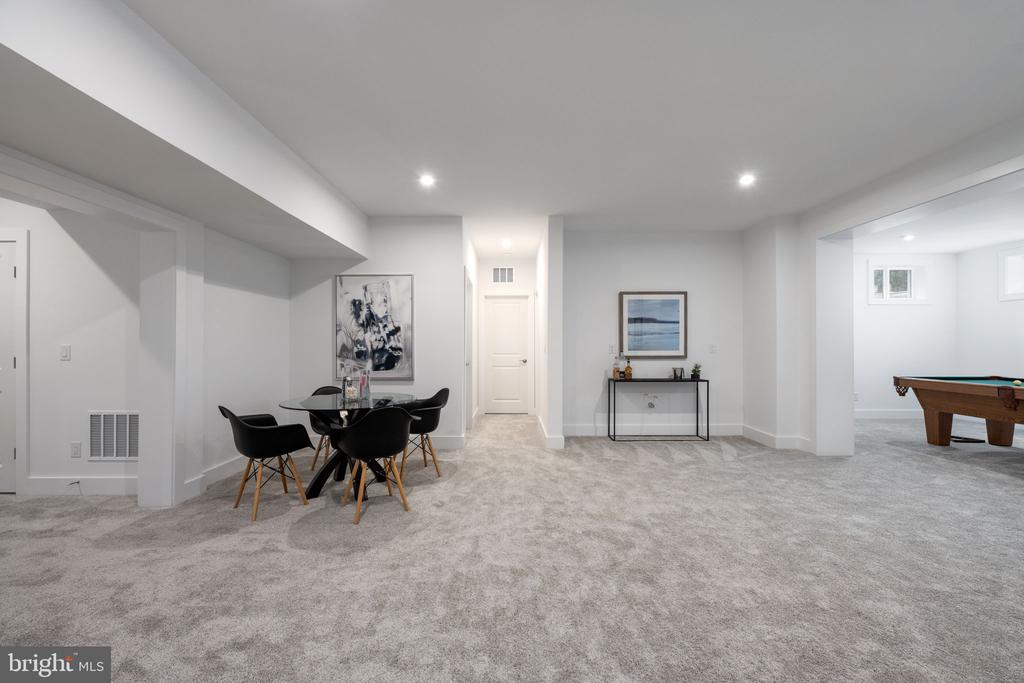 2709 FLORIS LANE