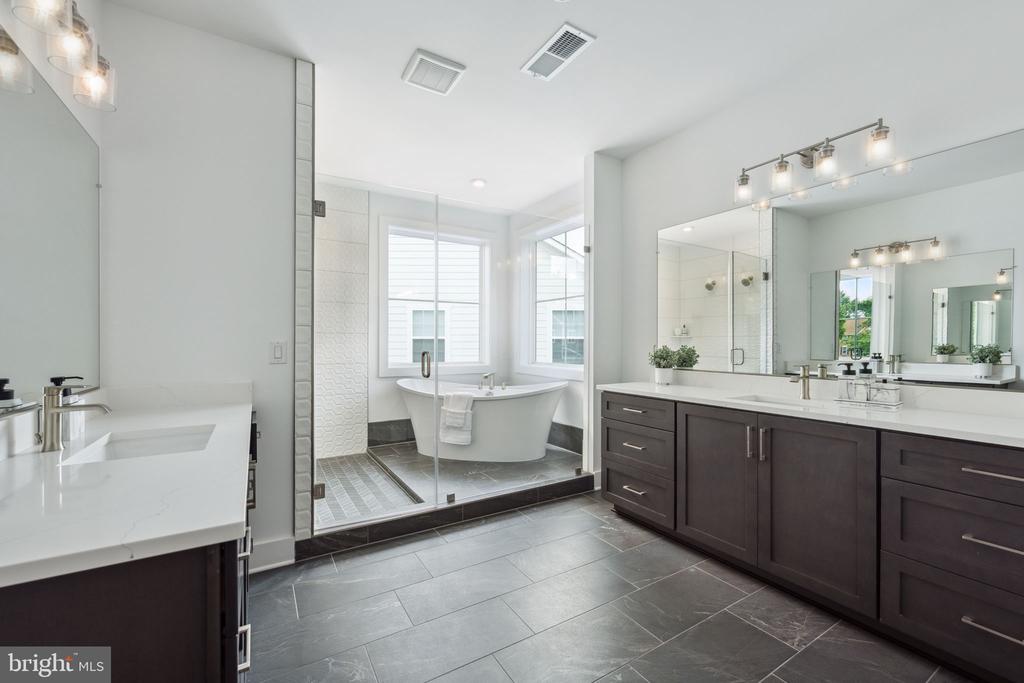 2709 FLORIS LANE