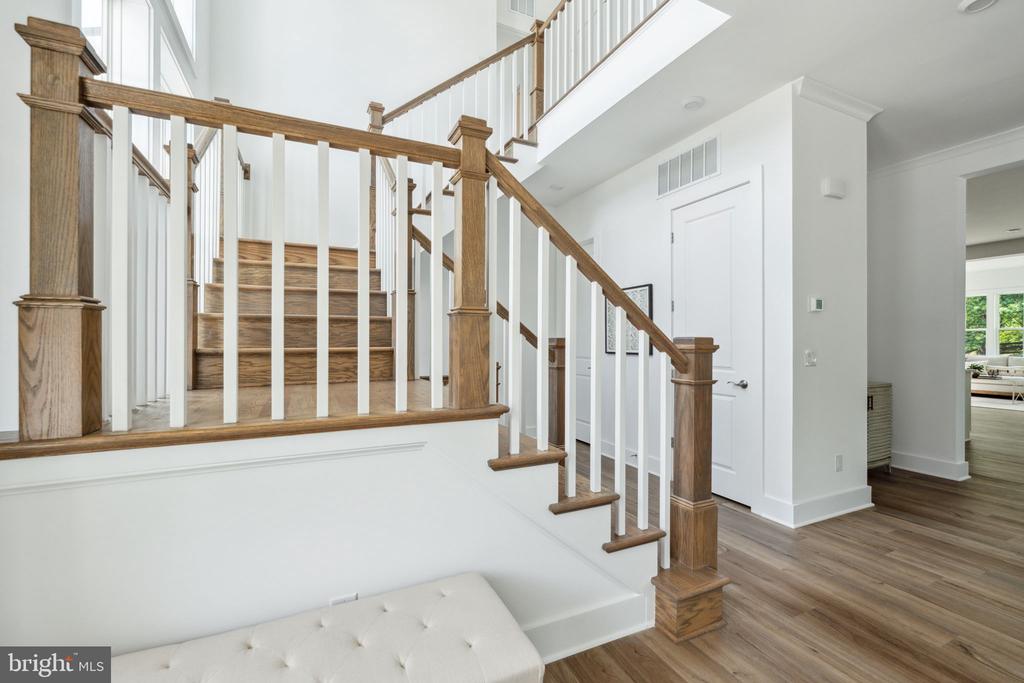 2709 FLORIS LANE