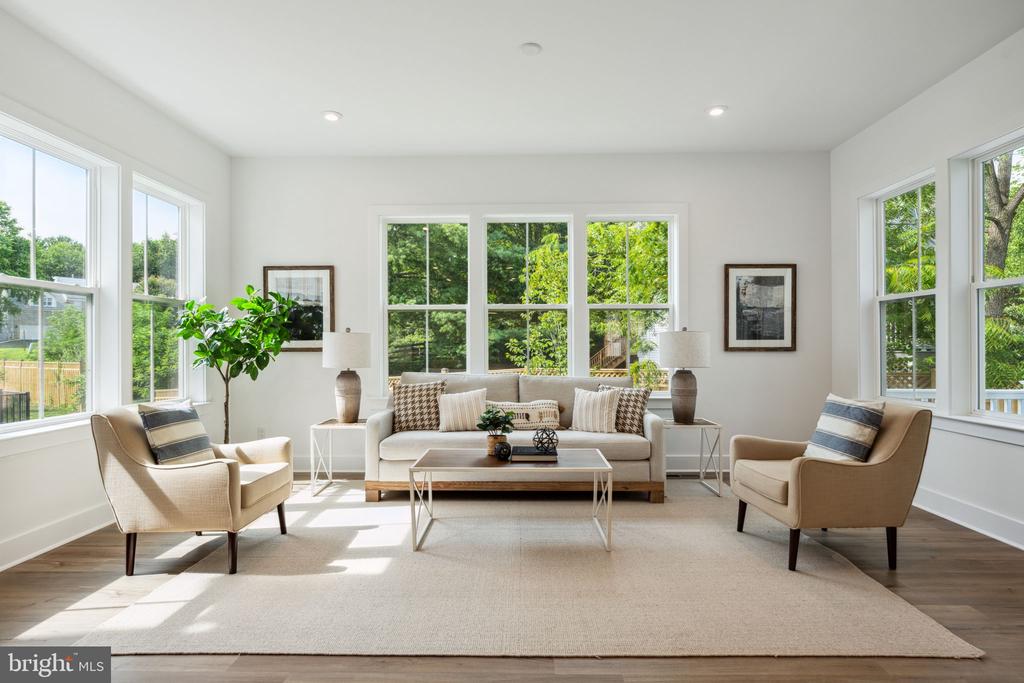 2709 FLORIS LANE