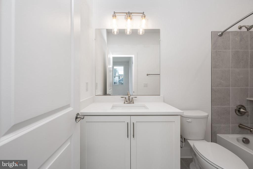 2709 FLORIS LANE