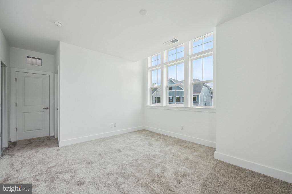 2709 FLORIS LANE