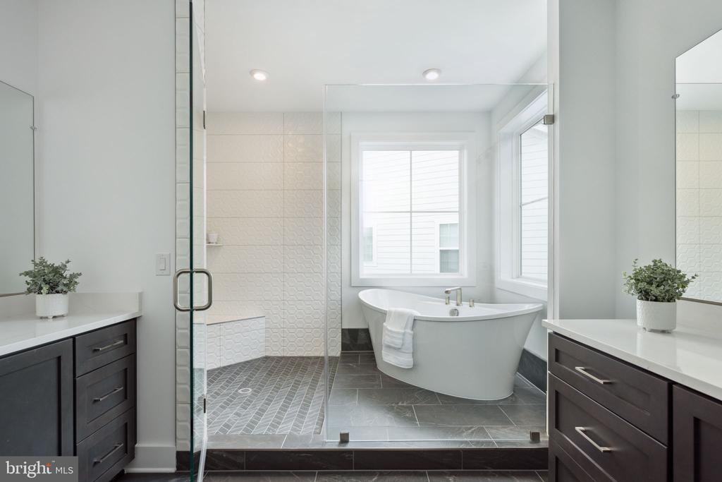 2709 FLORIS LANE