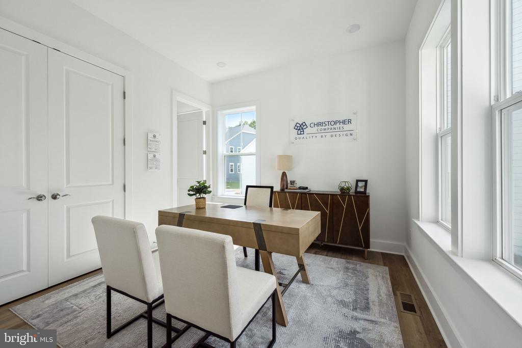 2709 FLORIS LANE