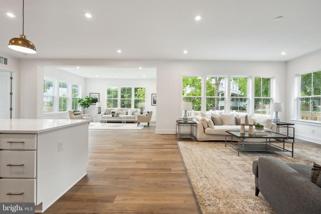 2709 FLORIS LANE
