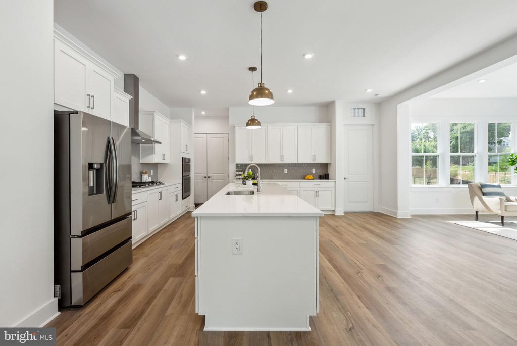 2709 FLORIS LANE
