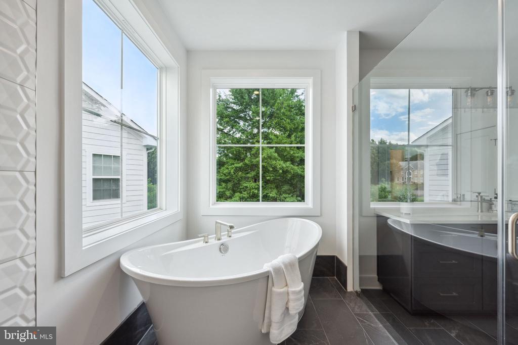 2709 FLORIS LANE