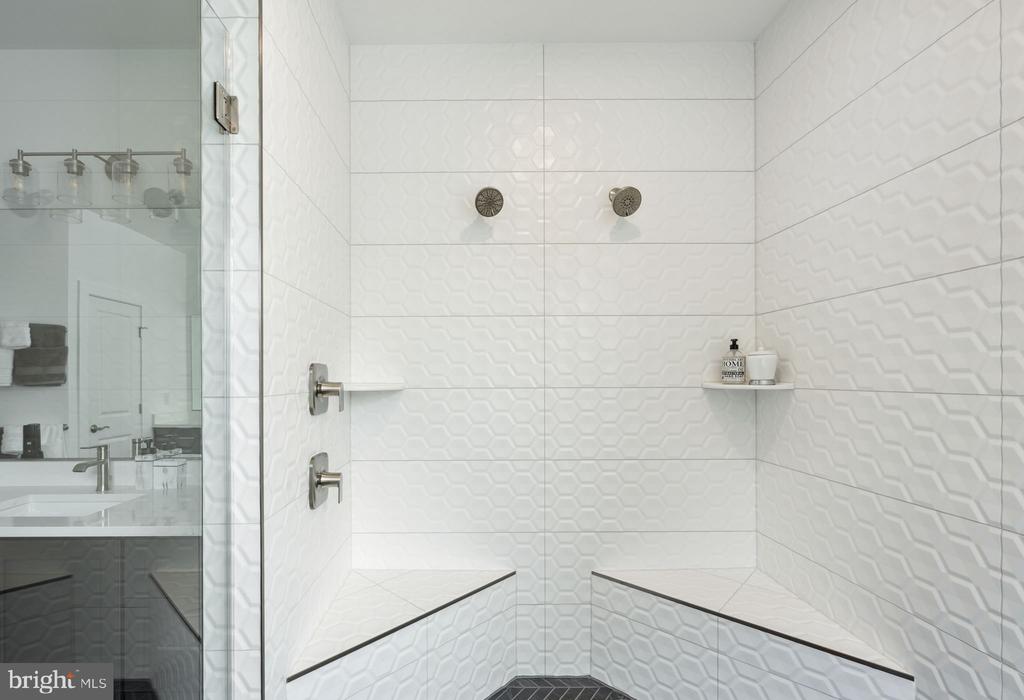 2709 FLORIS LANE