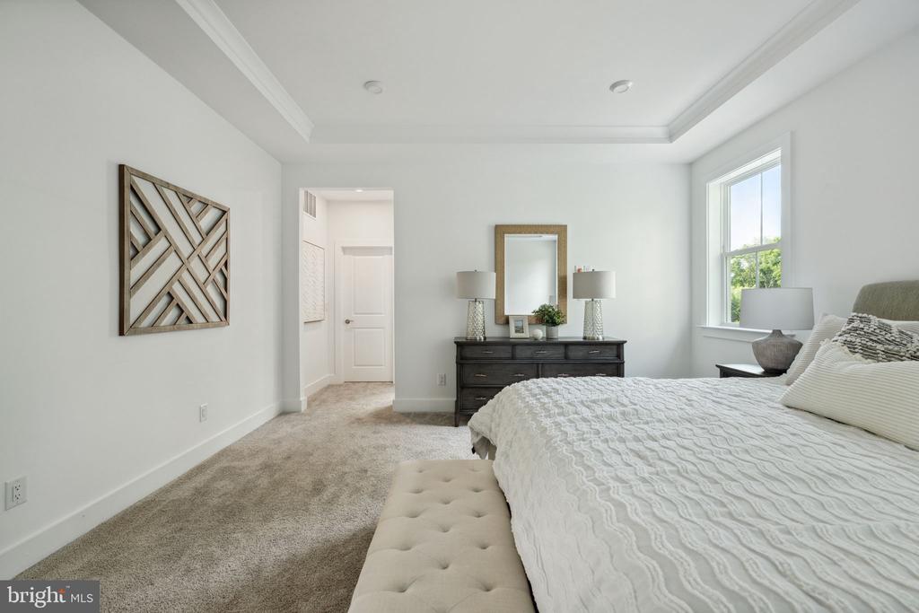 2709 FLORIS LANE