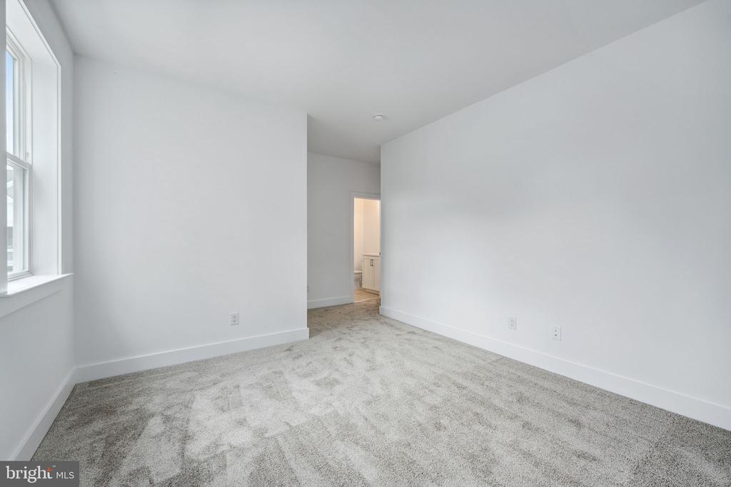 2709 FLORIS LANE