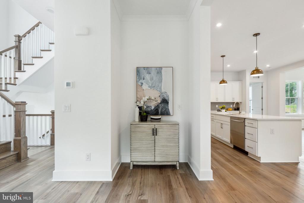 2709 FLORIS LANE