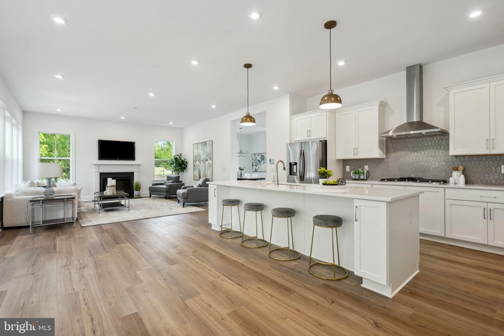 2709 FLORIS LANE
