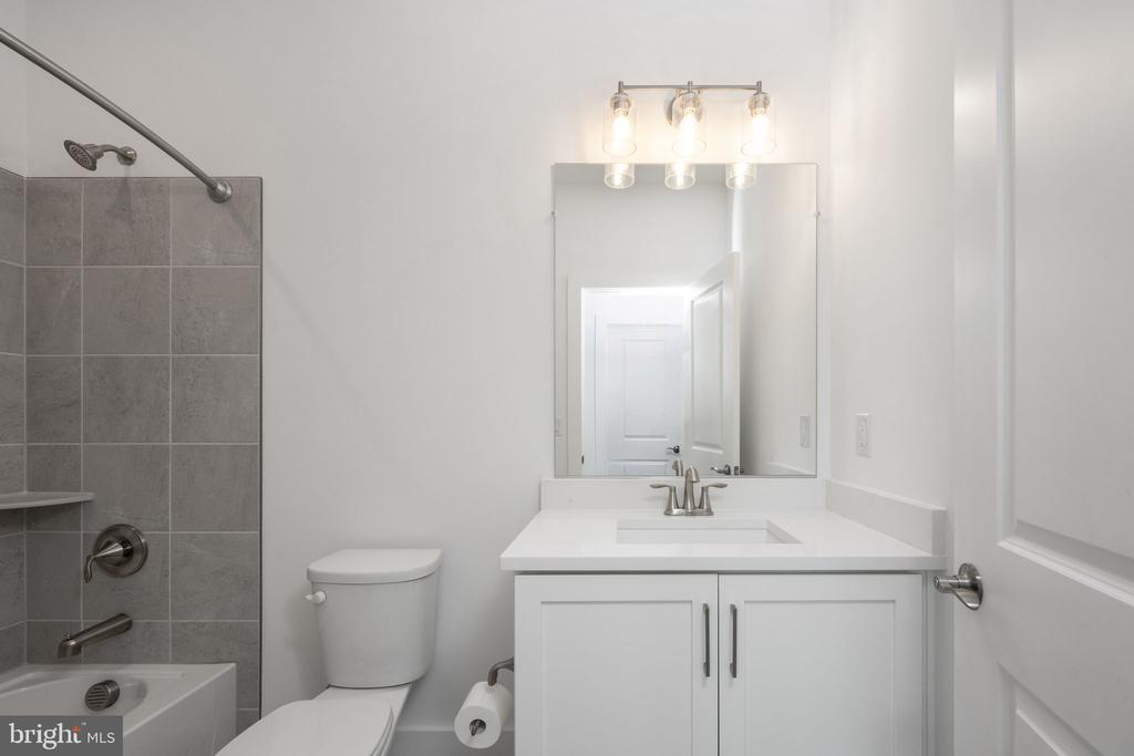 2709 FLORIS LANE