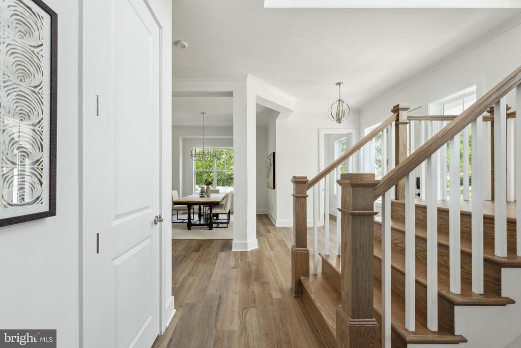 2709 FLORIS LANE