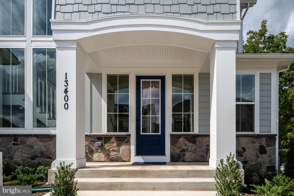 2709 FLORIS LANE